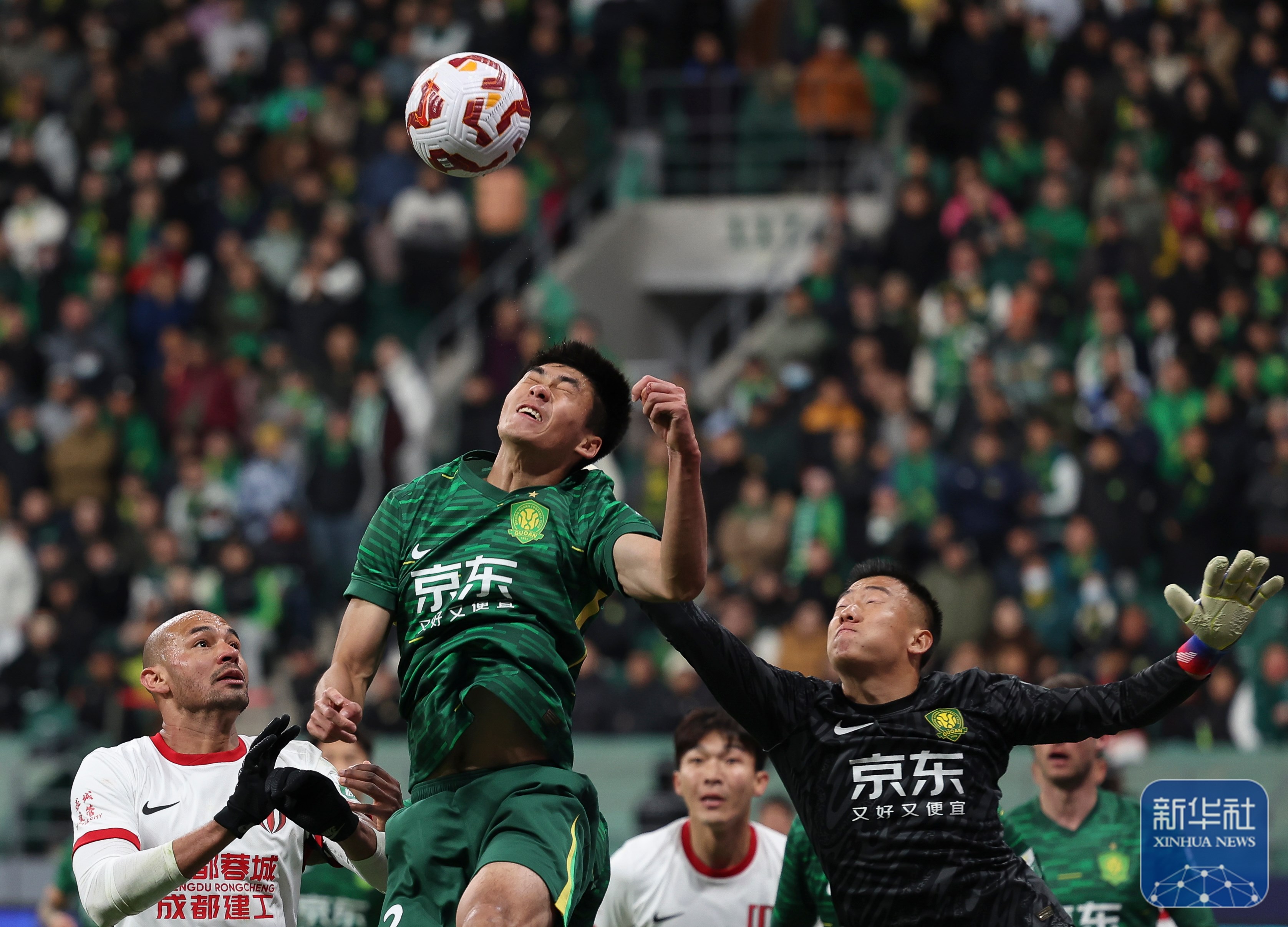 开云app官网 -关于法国杯今晨再迎强敌；成都蓉城回应争议；主帅态度：管理层满意；球探报告显示潜力的信息