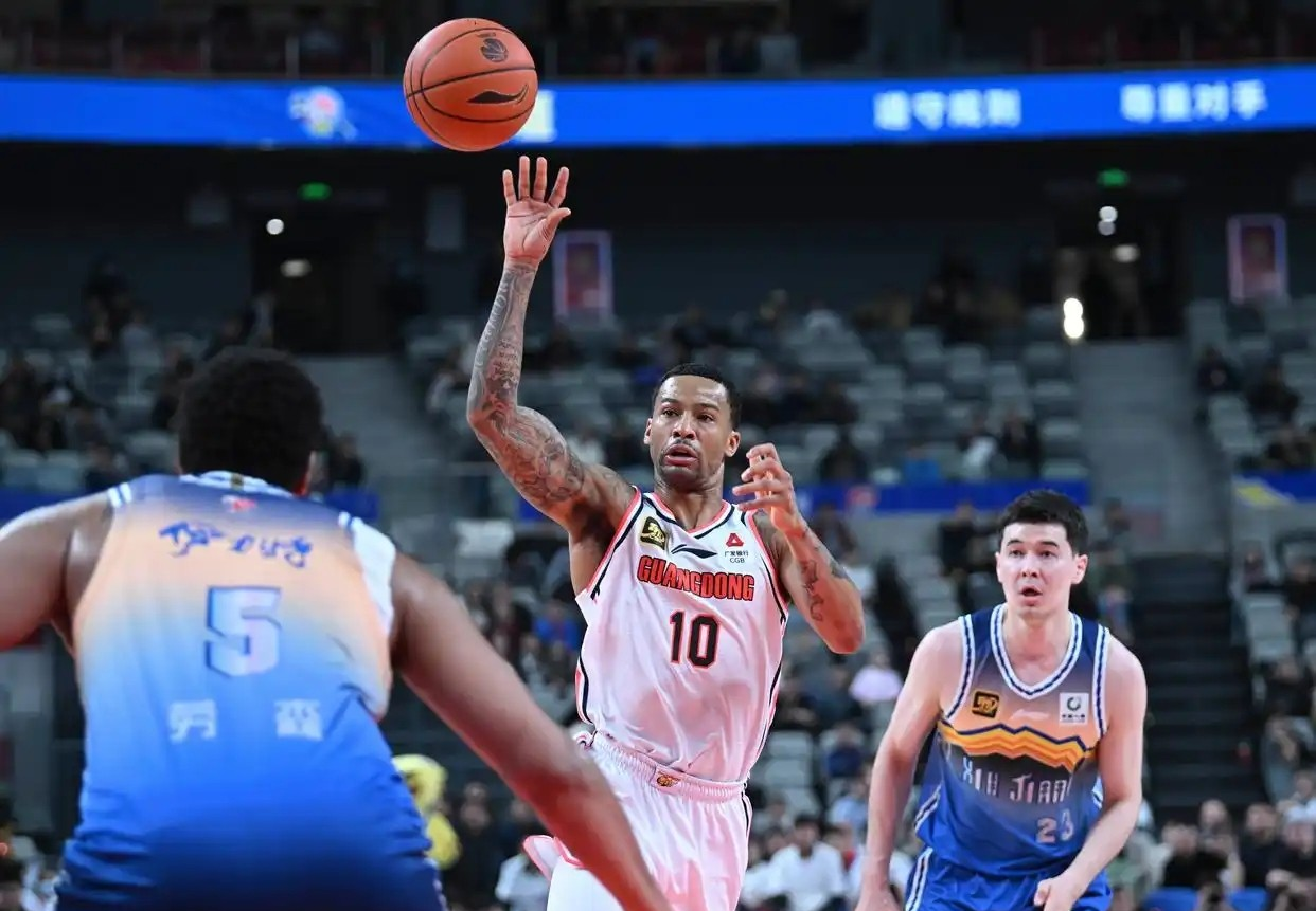 开云体育电竞 -关于赛前广东宏远调整名单以备德国杯，临场应变环节打磨，媒体盛赞，资深球员宣示担当的信息